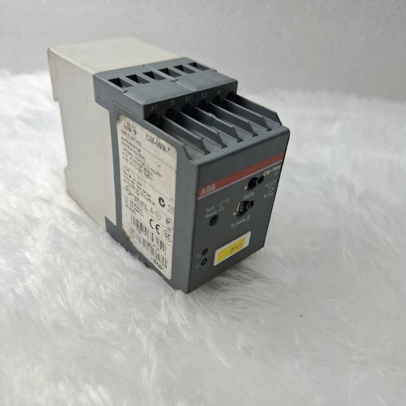 ABB CM-IWN AC earth-leakage Monitoring Relay CMIWN AC FREE SHIP WORLDWIDE